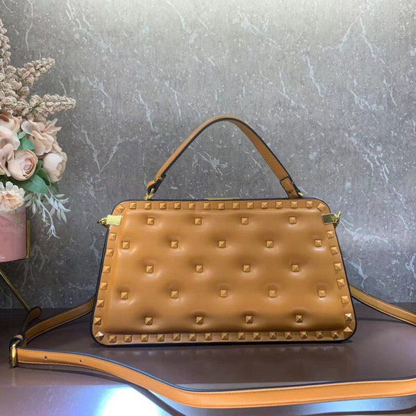 Upscale Superbly Handcrafted Genuine Leather Bag