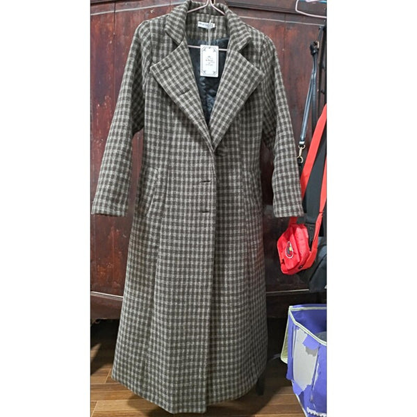 Sleek Single-Breasted Plaid Wool Coat